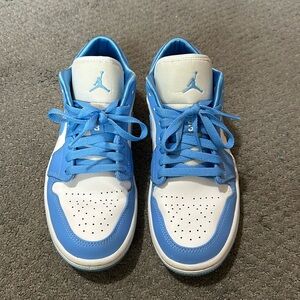 Wmns Air Jordan 1 Low 'UNC'